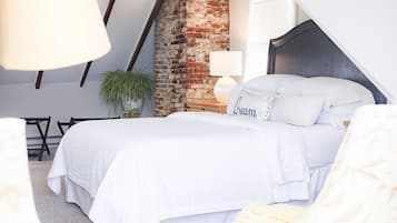 1 dormitorio, tabla de planchar con plancha, wifi y ropa de cama