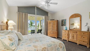 3 bedrooms, iron/ironing board, free WiFi, bed sheets - 405 Mariners Club - 3 bedroom tri-level townhome with view of the oasis pool and the ocean (Key Largo)