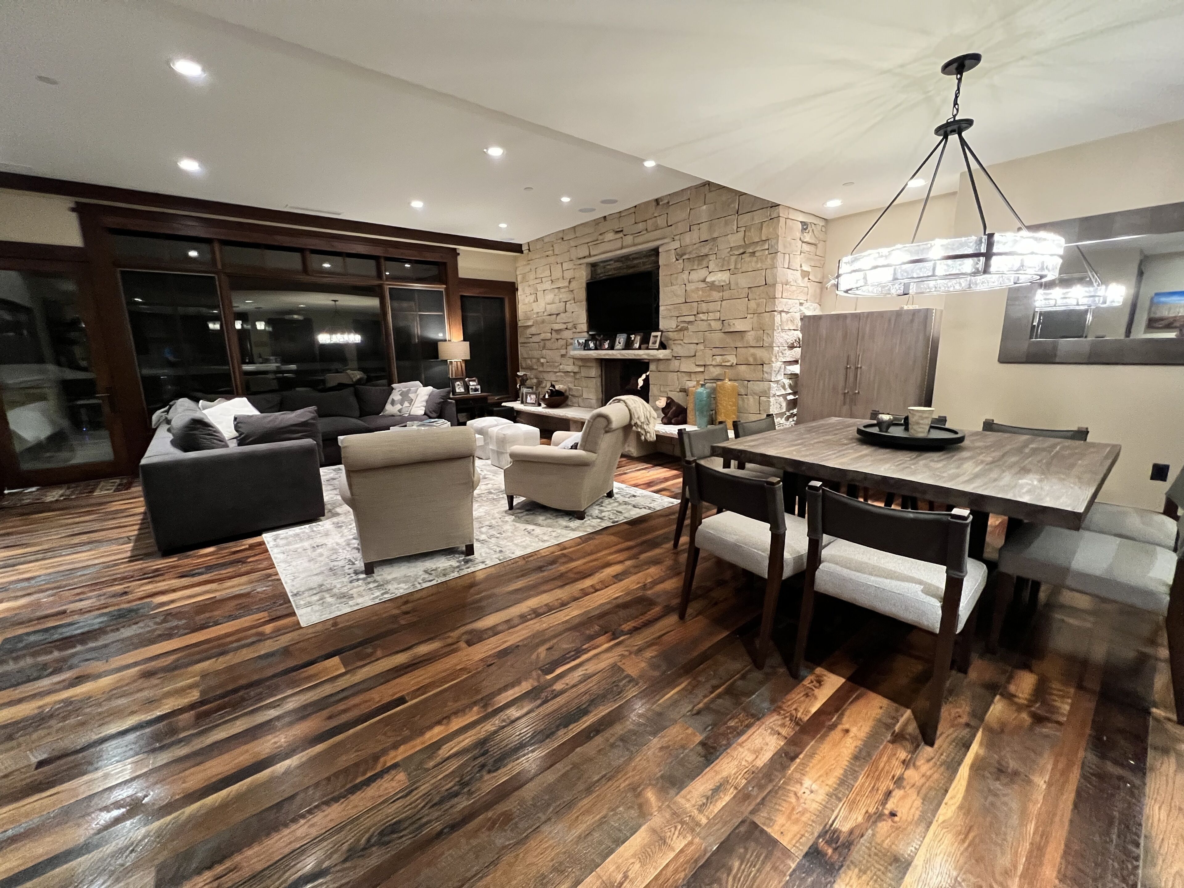 New Ultra-Luxury Upper Deer Valley Ski in/Out Condominium.. 