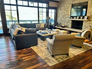 المنشأة من الداخل