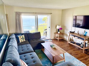 Smart TV, stereo - Oceanfront Alii Kai I Condominium #7202 Princeville Kauai (Princeville)