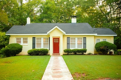 Peaceful Cottage in Heart of Historic Roswell