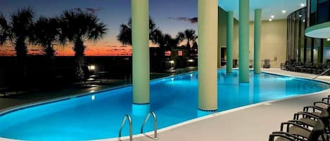 Piscine intérieure, piscine extérieure
