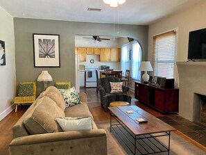 Televisión y oficina 