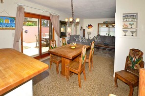 Interior - Sunburst Cottage Beachside (Saint Augustine Beach)