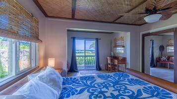 5 soverom, skrivebord, strykejern/-brett og reiseseng for barn