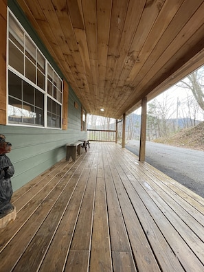 Terrace/patio - Spring has Sprung! Cozy up by the fireplace in this Cabin in the Heart of Nature (Sevierville)