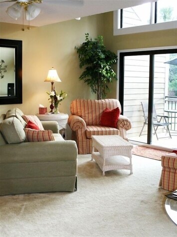 Great Room Overlooking Ocean Winds fairway #1!