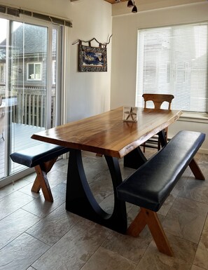 Dining - The Dorothy Lou Family Home; short walk to beach, ocean view (Cannon Beach)