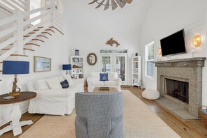 TV, fireplace, ping pong