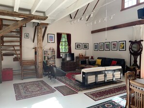 Smart TV, books, music library, stereo