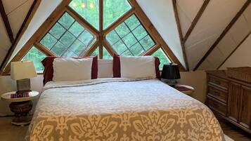 2 bedrooms, iron/ironing board, travel crib, WiFi