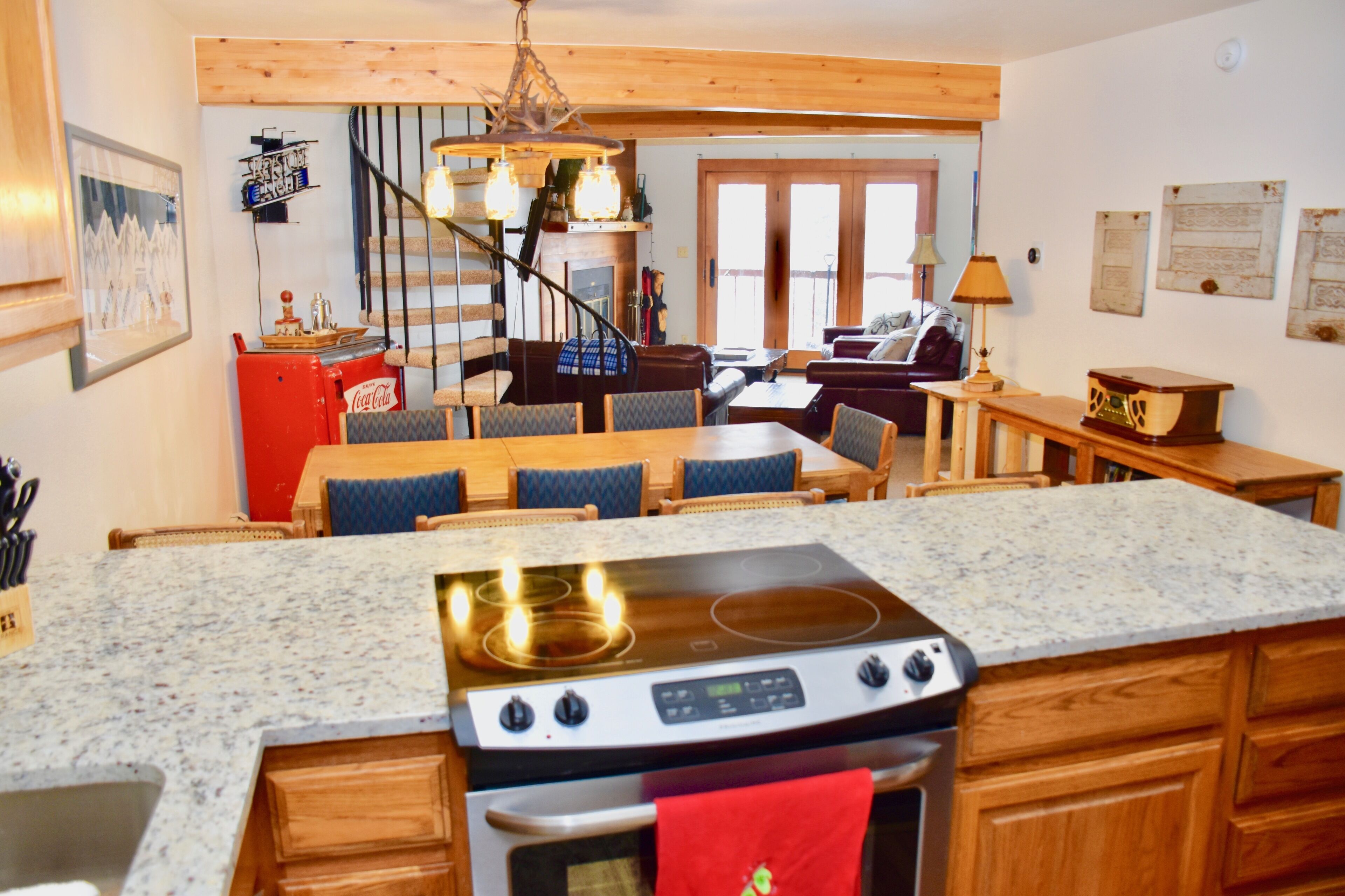 *Escape to the Mountains* Make Memories With Your Friends & Family at Snowscape