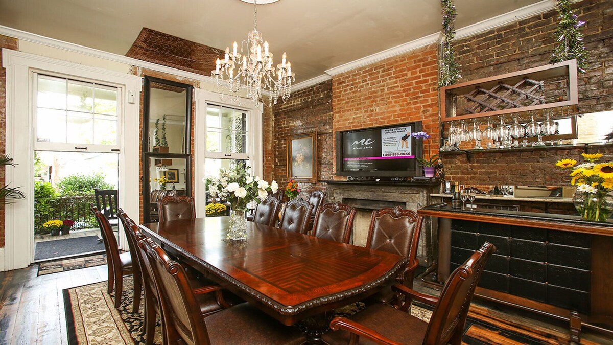 Fleur De Lis Mansion ,pool, near French Quarter & Superdome lic.Bnb  317134