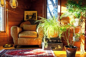 Interior - Runaway Rooster B&B - The Roost (Prince Edward)