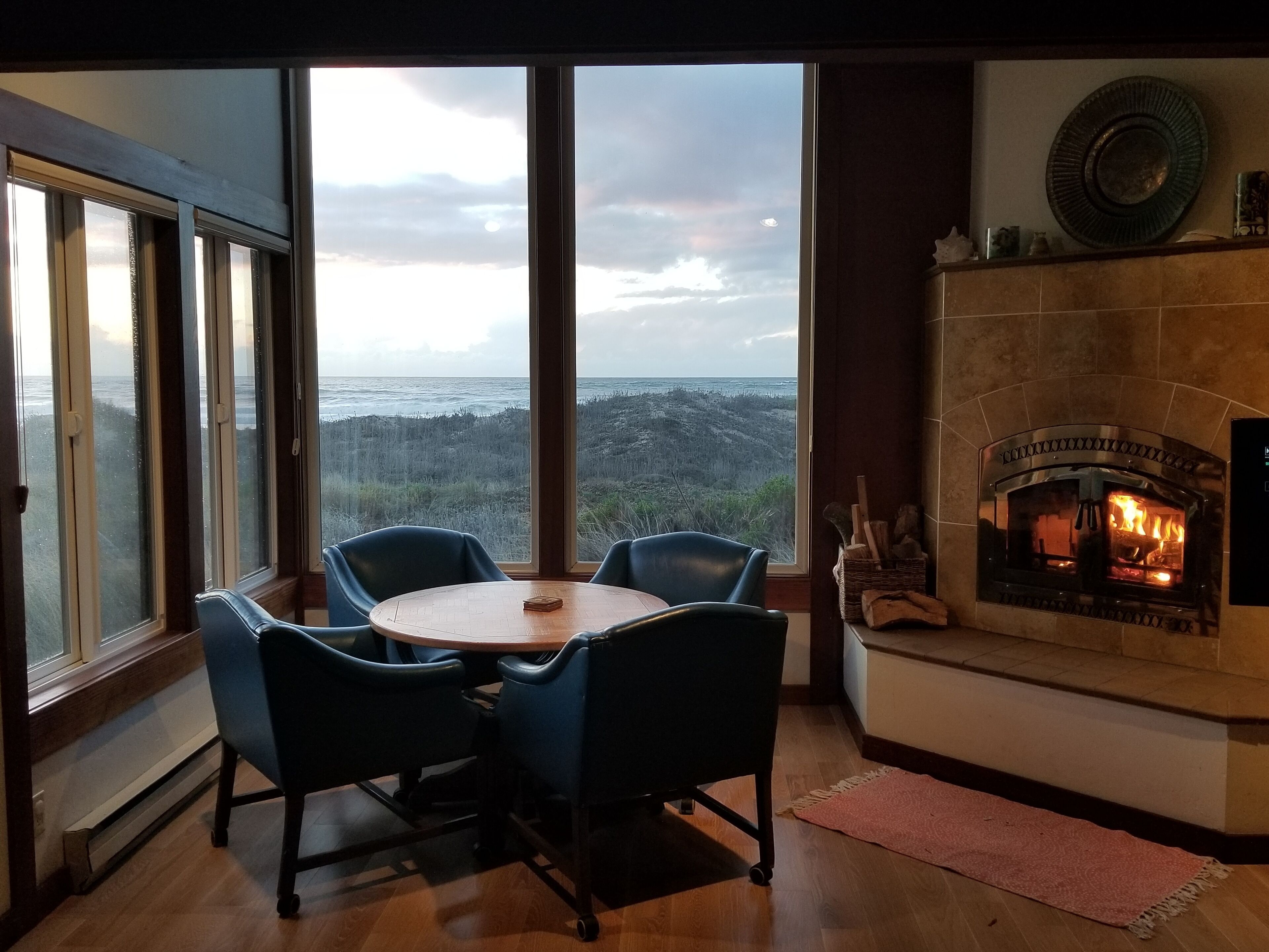Beachfront Monterey Bay Luxury Condo/Enjoy discounts for longer stays