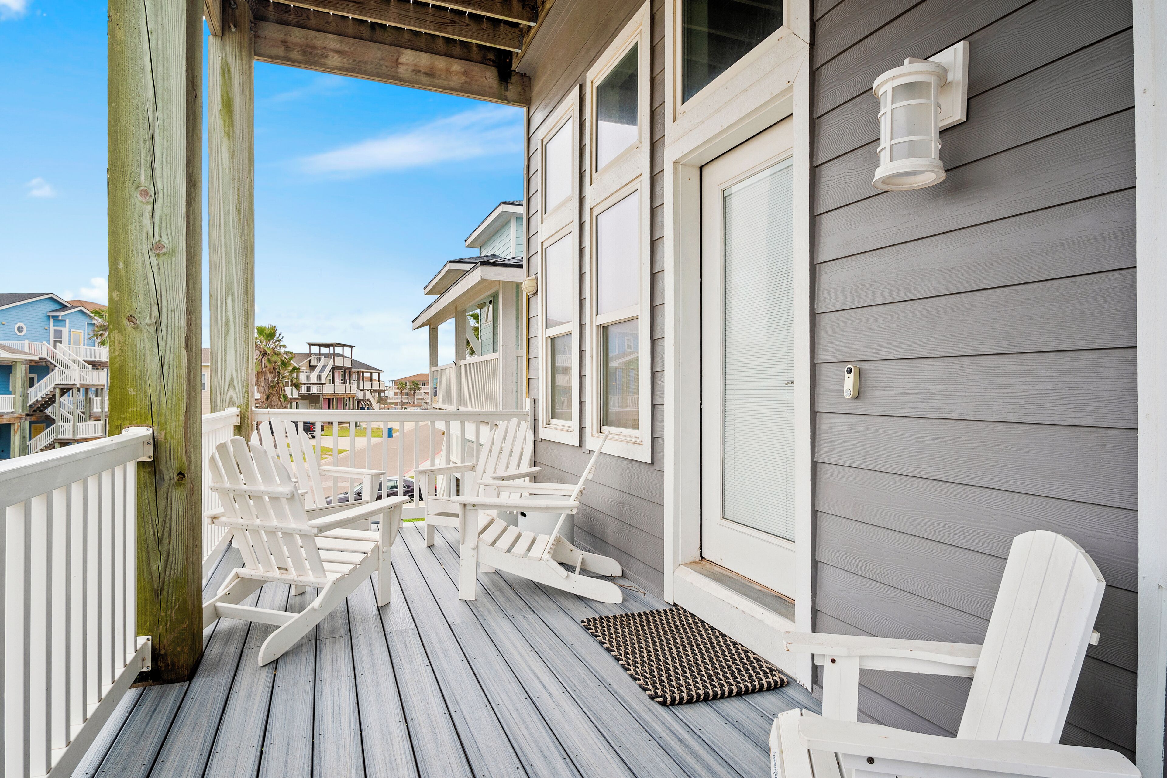 Second level deck