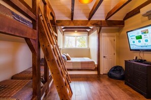 2 bedrooms, iron/ironing board, travel crib, free WiFi