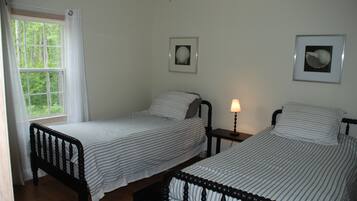 4 habitaciones, cuna de viaje, wifi gratis y ropa de cama