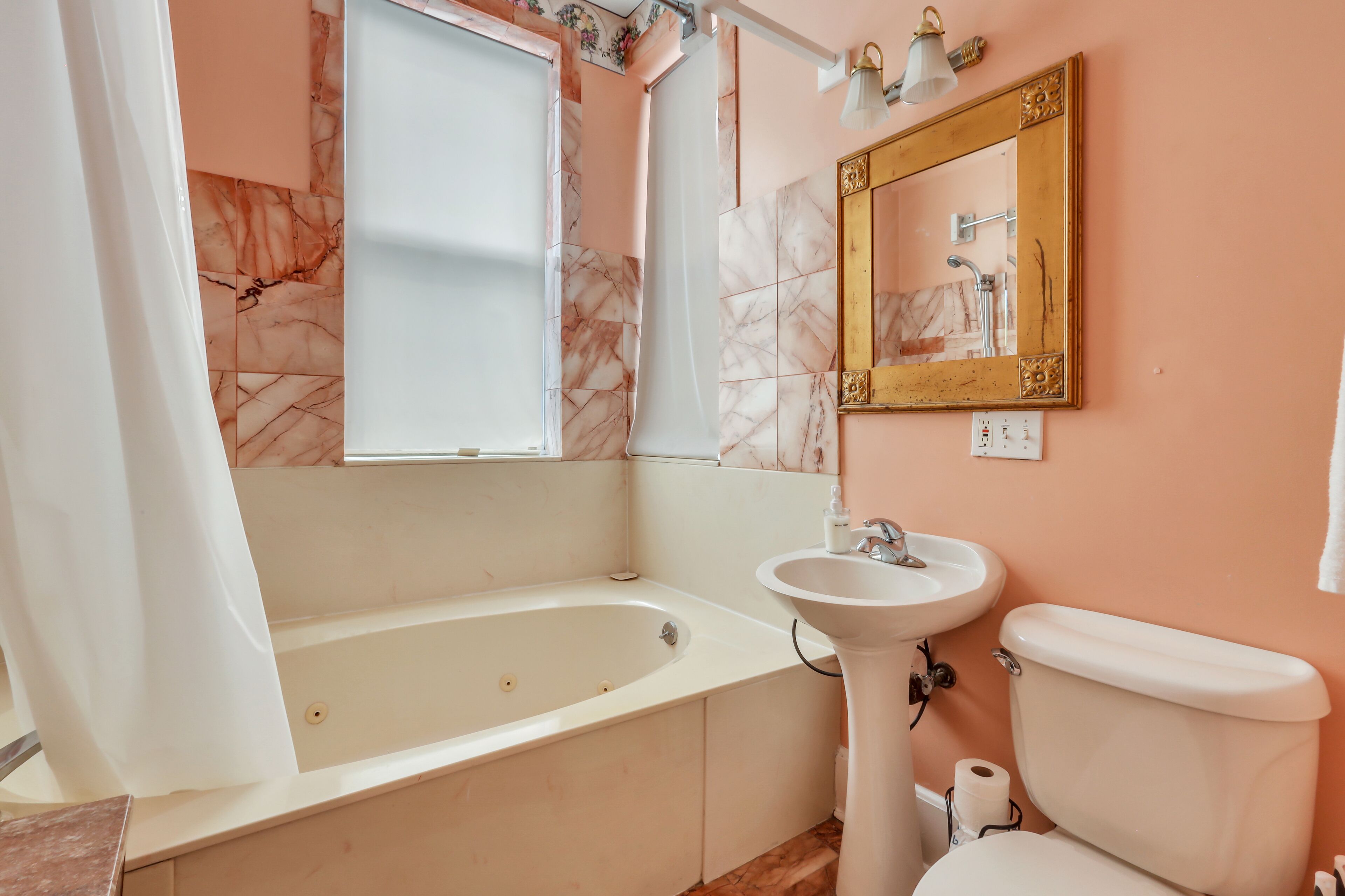 Kitchen level bath
