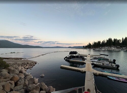 Charming Lakefront Studio Cabin w/ Private Boat Launch & Slip Ideal for 2 Guests