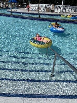 Piscine couverte, piscine extérieure