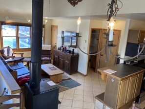 Interior - 2 Bed 2 Bath, parking, convenience of Downtown CB on a Budget. Pets! Shuttle!
.
 (Crested Butte)