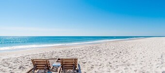 Splendida, aggiornata 7 casa sulla spiaggia BR! Piscina, tennis, 3 tane !!