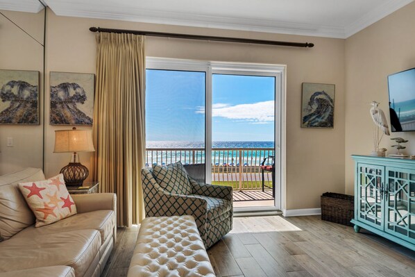 TV, DVD player, books, stereo