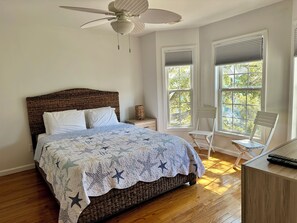 6 habitaciones, tabla de planchar con plancha y cuna de viaje