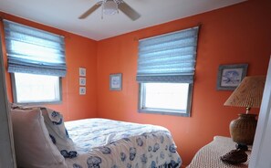 2 habitaciones, escritorio, tabla de planchar con plancha y wifi gratis 