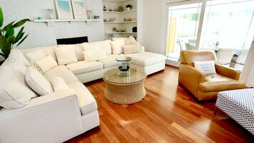 Smart TV, fireplace, DVD player, books