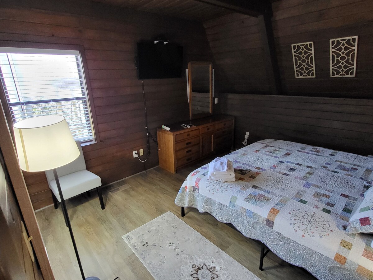 Photo 63 of Tyrolea Lodge - Surround yourself in the beauty of Fall in the Smokies!