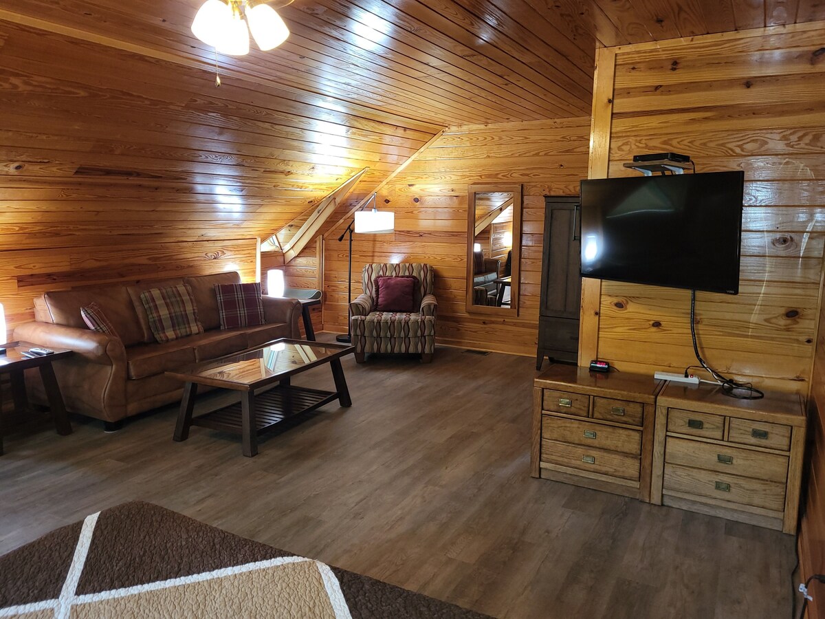 Photo 53 of Tyrolea Lodge - Surround yourself in the beauty of Fall in the Smokies!