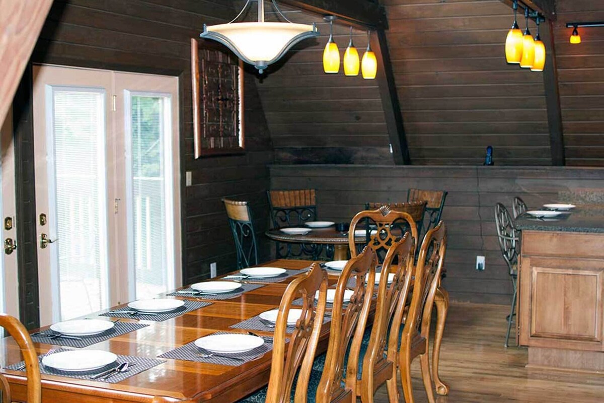 Photo 44 of Tyrolea Lodge - Surround yourself in the beauty of Fall in the Smokies!