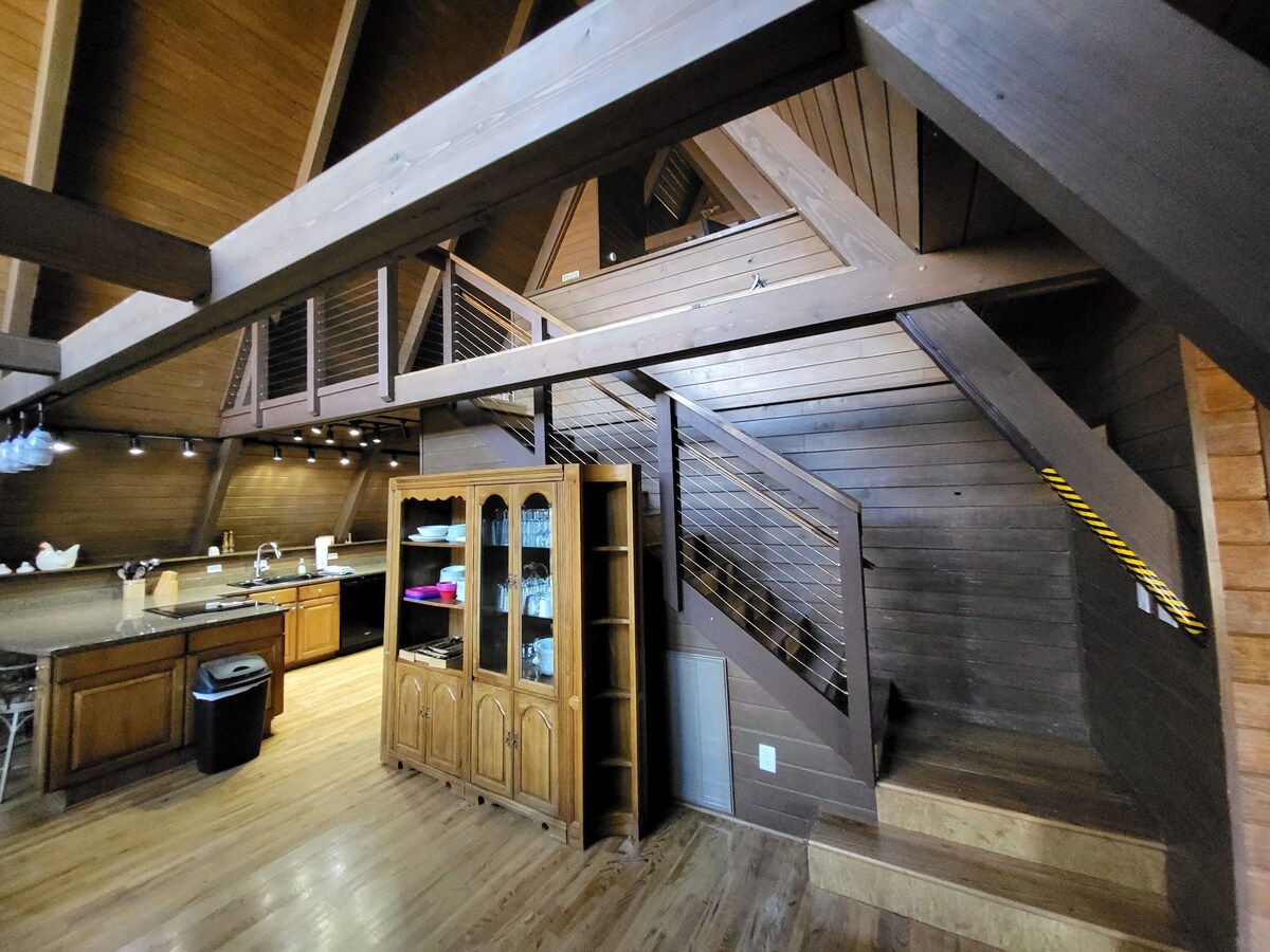 Photo 67 of Tyrolea Lodge - Surround yourself in the beauty of Fall in the Smokies!