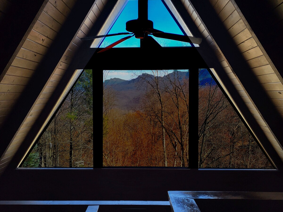 Photo 59 of Tyrolea Lodge - Surround yourself in the beauty of Fall in the Smokies!