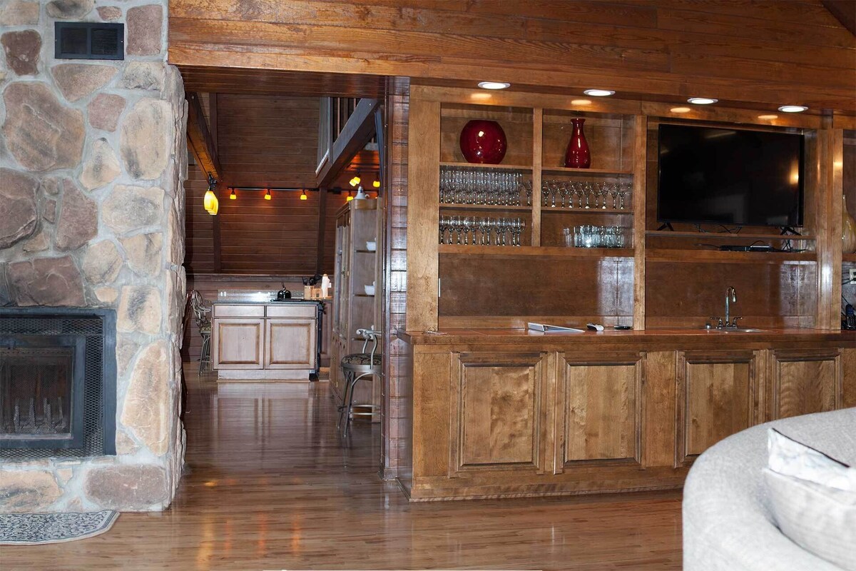 Photo 42 of Tyrolea Lodge - Surround yourself in the beauty of Fall in the Smokies!