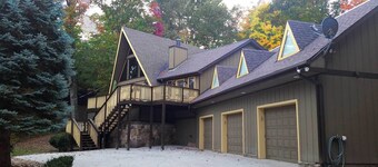 Tyrolea Lodge - Surround yourself in the beauty of Fall in the Smokies!