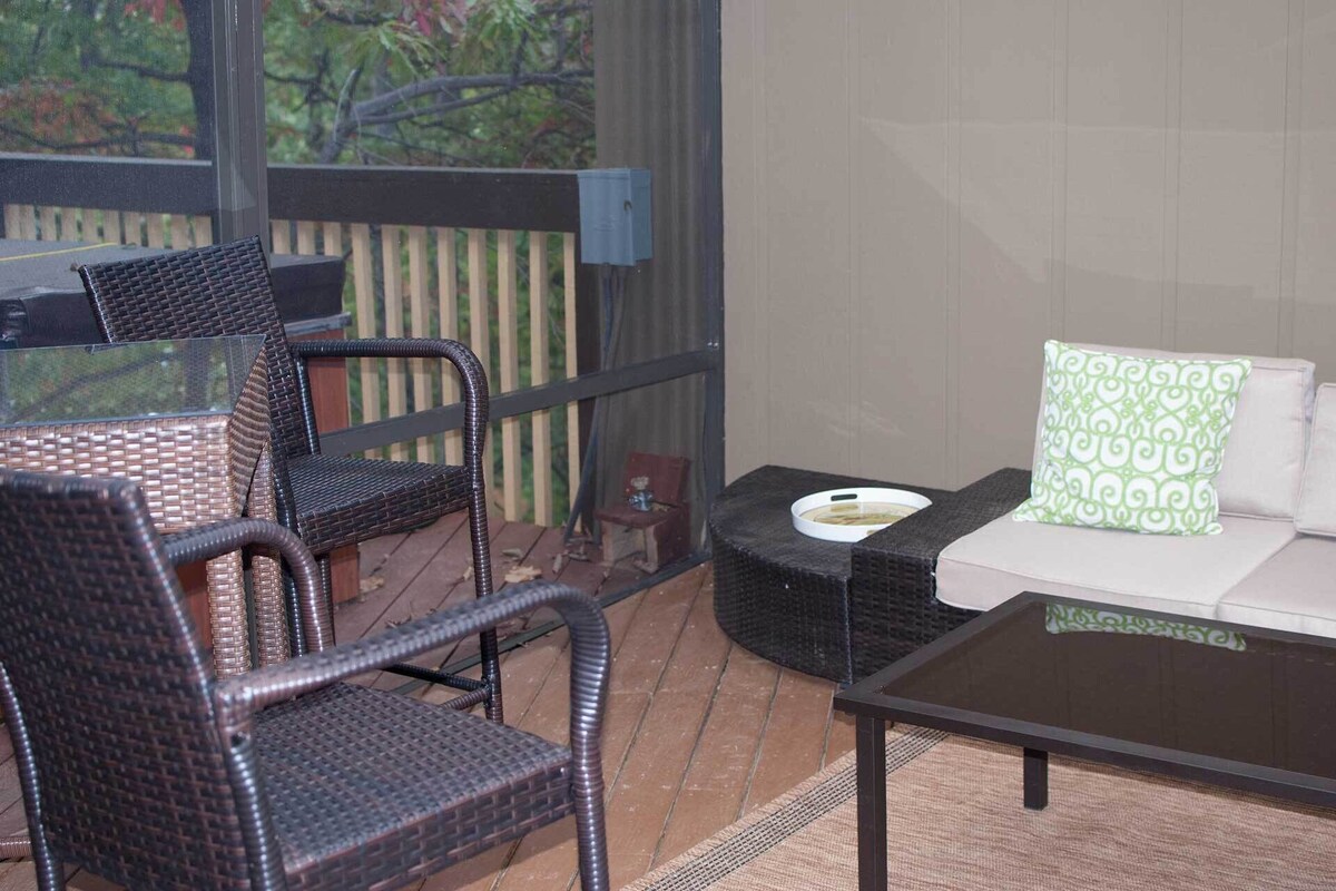 Photo 50 of Tyrolea Lodge - Surround yourself in the beauty of Fall in the Smokies!