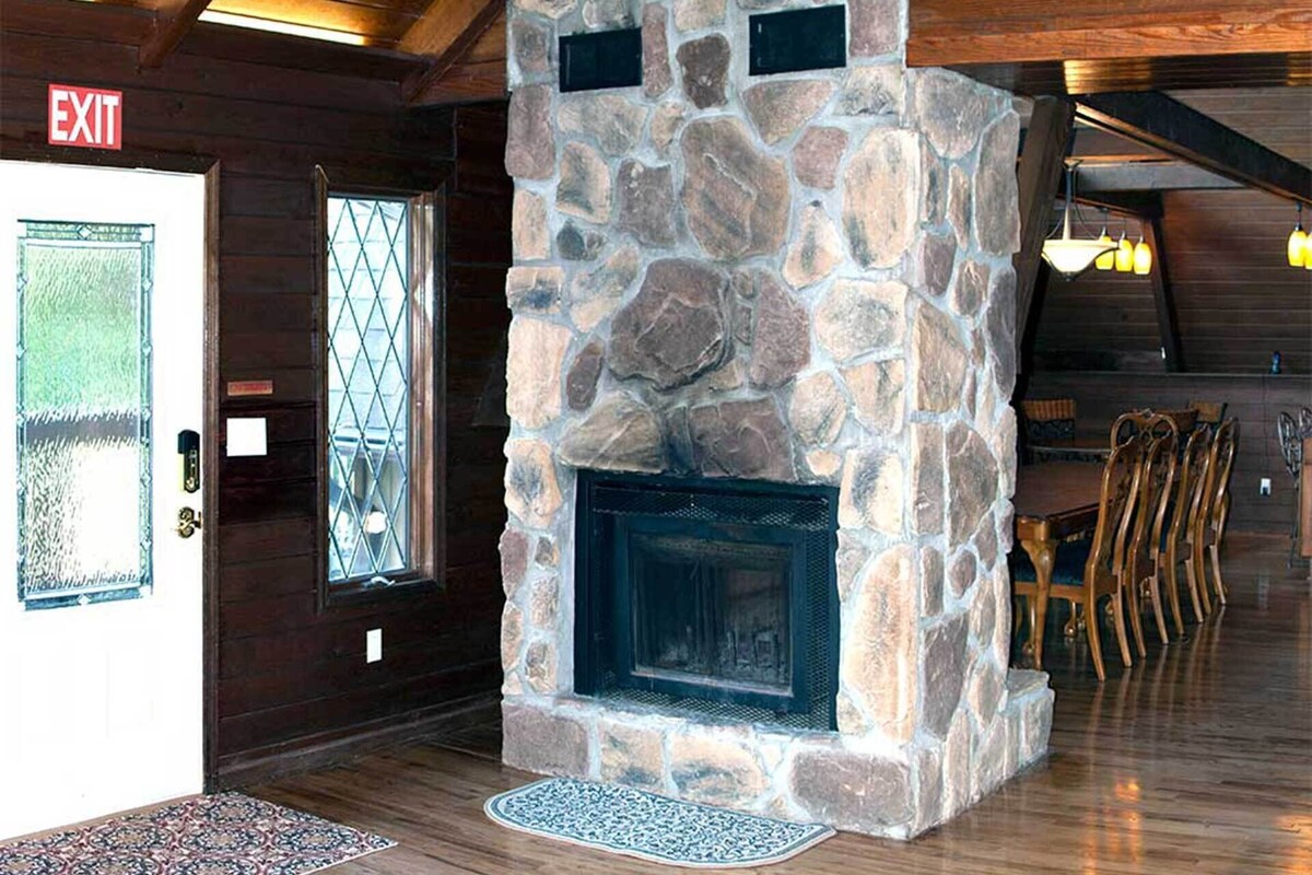 Photo 43 of Tyrolea Lodge - Surround yourself in the beauty of Fall in the Smokies!