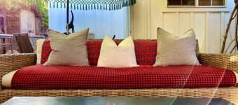 Perfect cozy and comfortable getaway two blocks from Oldtown State Street!