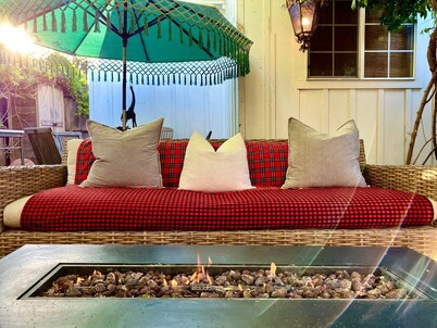 Perfect cozy and comfortable getaway two blocks from Oldtown State Street!