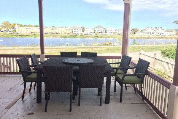 Great eating area on front porch overlook the lake and ocean