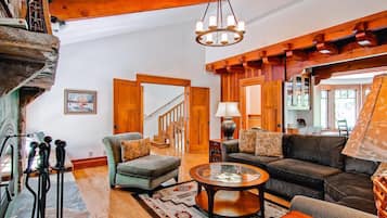 TV, fireplace, DVD player