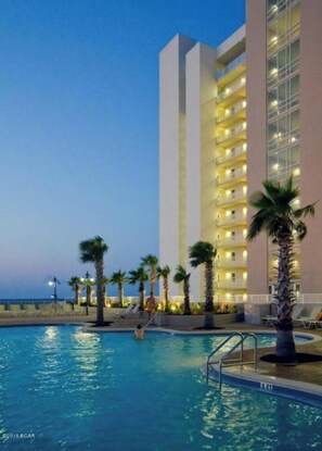 Outdoor pool, a heated pool