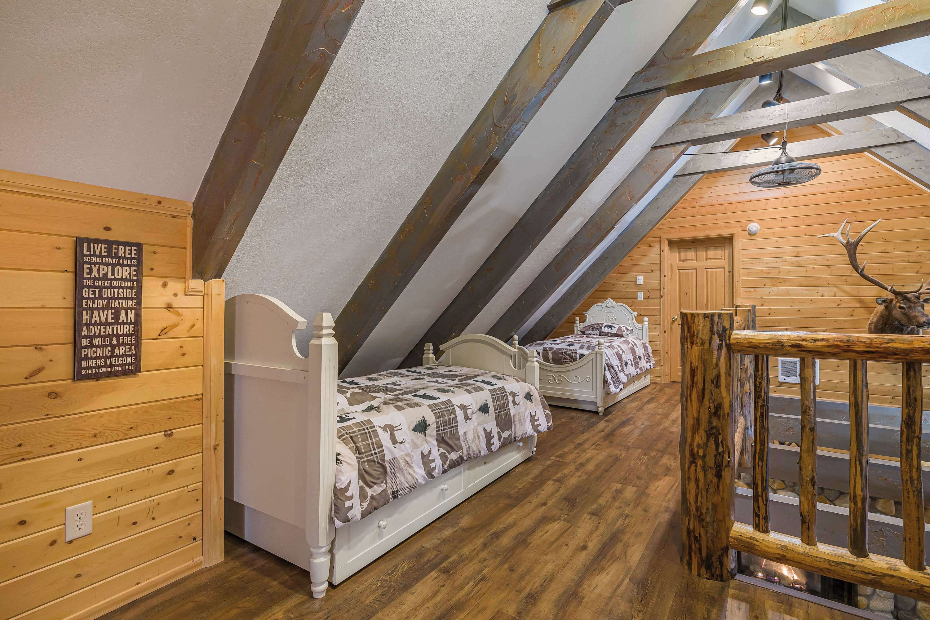 3 bedrooms, travel cot, free WiFi, bed sheets