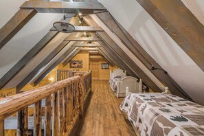 3 bedrooms, travel crib, free WiFi, bed sheets