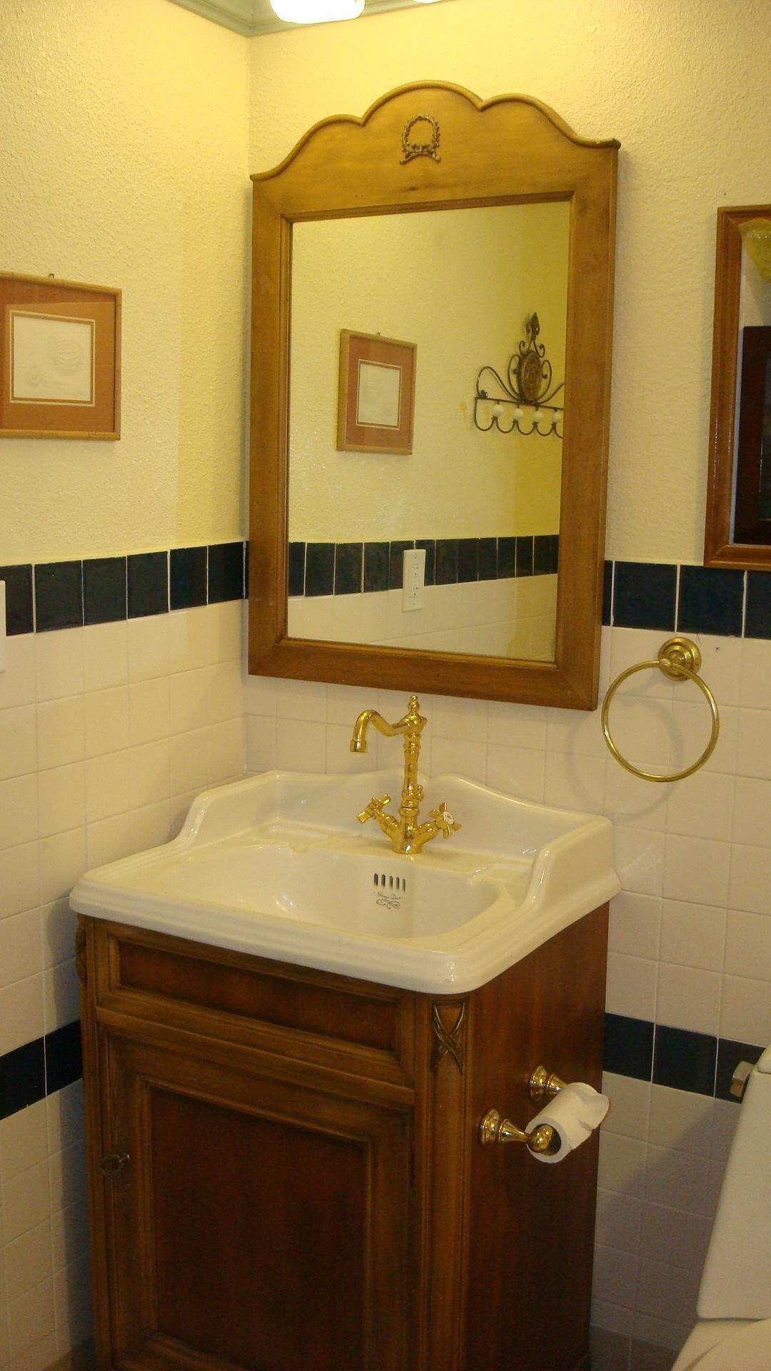 4/2 Downtown Condo Promo 250.00 A Night