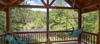 Riverstone: Amenity-Packed, Riverfront Retreat, 8-Person Hot Tub/Sport Court. 